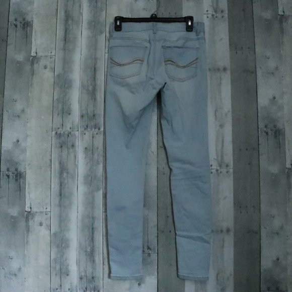 SO | Juniors' Light Blue Wash Skinny Jeggings - Picture 3 of 8